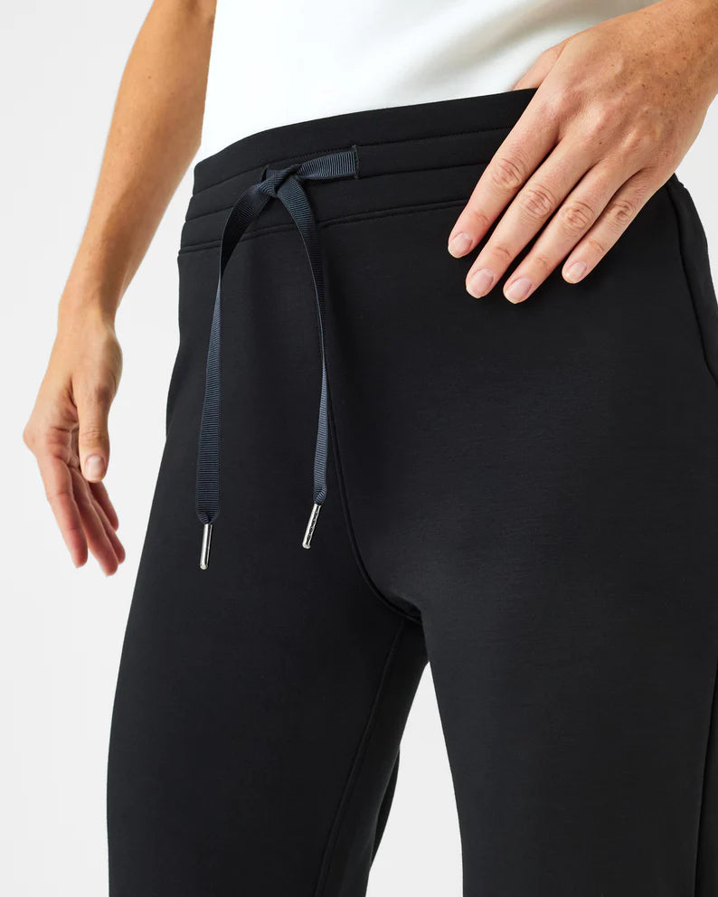 AirEssentials Tapered Pant – Luxe Society Active